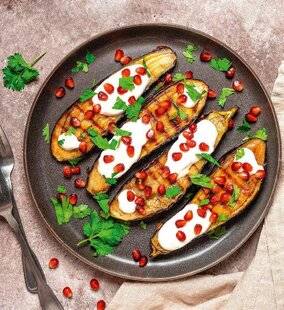 L'Ami des Jardins 1183 Aubergines grillées, yaourt grec et grenade