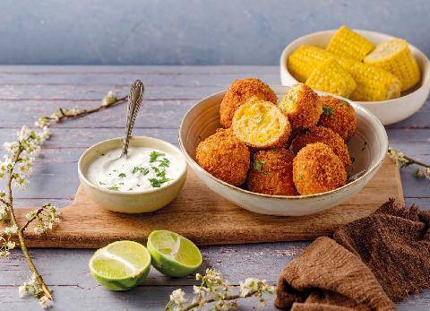 L'Ami des Jardins 1190 CROQUETTES DE MAÏS CROUSTILLANTES, SAUCE AU YAOURT GREC ET CITRON VERT