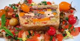 Grand Gibier 112 Jarret de solitaire en gelée au foie gras, sauce vierge basquaise