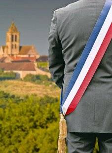 Le Chasseur Français 1551 Maire : un mandat sous pression