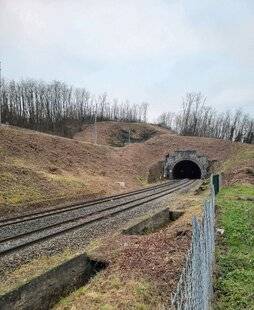 La Revue Nationale de La Chasse 932 SNCF Réseau sur les rails