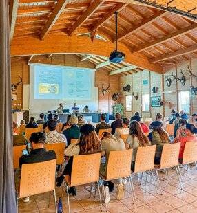 La Revue Nationale de La Chasse 934 Assemblée générale : un souffle de renouveau sur l'association nationale des jeunes chasseurs