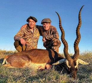 La Revue Nationale de La Chasse 935 Dans la Pampa argentine, à la poursuite de l'antilope cervicapre