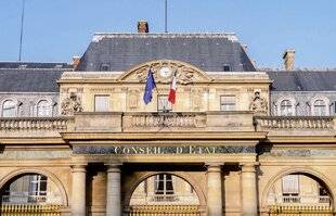 La Revue Nationale de La Chasse 941 CONSEIL D'ÉTAT DES SAGES SOUS L'INFLUENCE DES ANTI-CHASSE ?