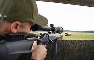 La Revue Nationale de La Chasse 943 Tir de nuit : efficacité ou dérive annoncée ?