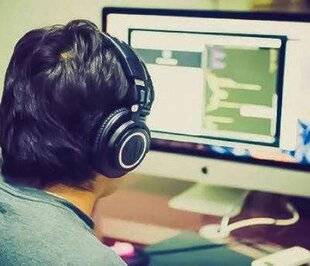 La Revue Nationale de La Chasse 943 Chasseurs dans la ligne de mire