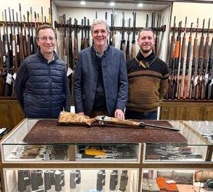 La Revue Nationale de La Chasse 943 L'ARMURIER DE GARDE