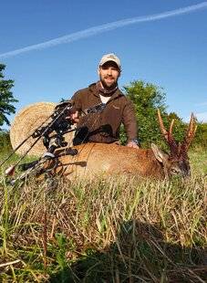 La Revue Nationale de La Chasse 945 BROCARD RECORD À L'ARC !