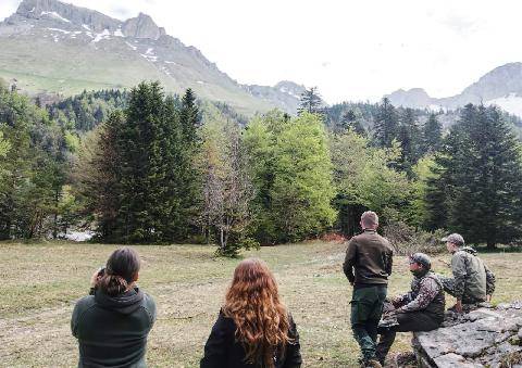 La Revue Nationale de La Chasse 948 FAIRE DE LA CHASSE SON MÉTIER