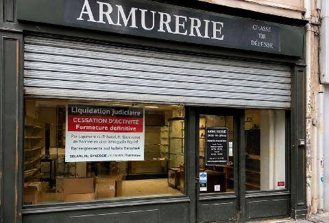 La Revue Nationale de La Chasse 949 ARMURIER EN LIQUIDATIONCOMMENT RÉCUPÉRER SON ARME