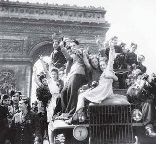 Les Veillées des Chaumières 3374 La fin de la guerre en Europe