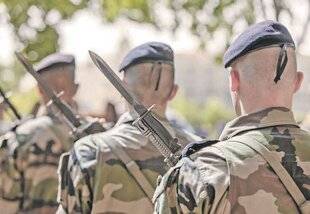 Les Veillées des Chaumières 3656 Le rêve d'une armée pour tous