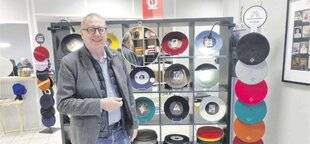 Les Veillées des Chaumières 3666 Le fabricant de bérets fait tourner les têtes