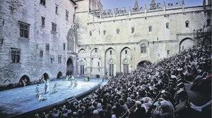 Les Veillées des Chaumières 3678 Avignon, ville-théâtre