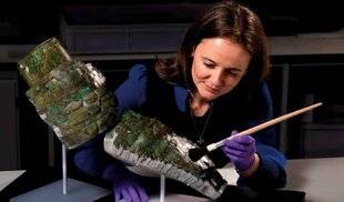 Guerres & Histoire 78 Cette pièce d'armure rarissime protégeait le bras d'un légionnaire romain