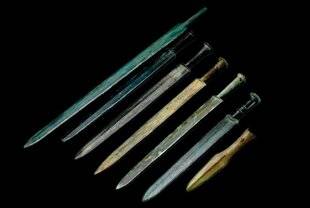 Guerres & Histoire 79 CES ÉPÉES ÉQUIPAIENT DES SOLDATS CHINOIS CONTEMPORAINS D'ALEXANDRE LE GRAND