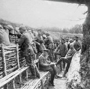 Guerres & Histoire 79 On entend souvent que les tranchées allemandes de la Première Guerre mondiale étaient mieux aménagées que leurs homologues françaises. À quoi cela est-il dû ?