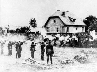 Guerres & Histoire 80 LA POLOGNE ENTRE LE SVASTIKA ET LE MARTEAU
