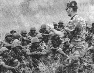 Guerres & Histoire 87 L'ÉLYSÉE RECONNAÎT QUE LA FRANCE A MENÉ UNE GUERRE AU CAMEROUN