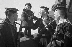 Guerres & Histoire 88 L'AK-47, UN REJETON DE L'ARMÉE ROUGE