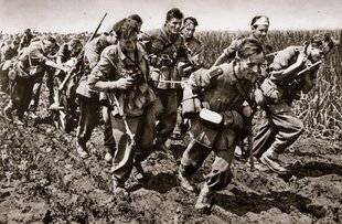 Guerres & Histoire 89 DANS LA BOUE SLAVE