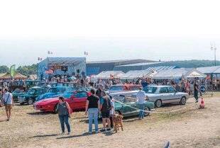 Auto Plus Classiques 74 6e rassemblement de véhicules anciens à Monthyon