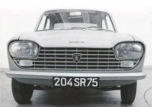 Auto Plus Classiques 81 LA CARRIÈRE BIEN REMPLIE D'UNE VOITURE BIEN NÉE