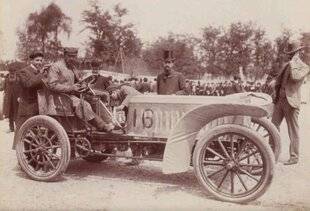 Auto Plus Classiques 82 Le moteur V8 : américain, vous êtes sûr ?