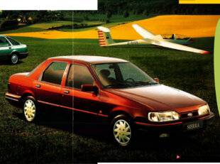 Auto Plus Classiques 82 LES HABITS NEUFS DE LA TRADITION