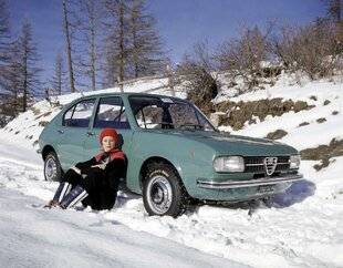 Auto Plus Classiques 84 Le curieux raté d'Alfa Romeo