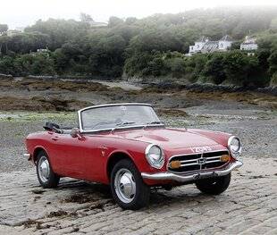 Auto Plus Classiques 85 LA MINUSCULE HONDA S 800 POINTE SON MUSEAU