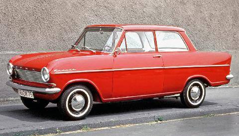 Auto Plus Classiques 87 KADETT « A » ENTRÉE DANS L’ÈRE « MODERNE »