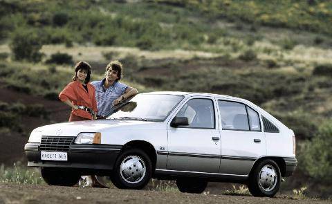 Auto Plus Classiques 87 KADETT « E » L’APOGÉE DE LA LIGNÉE