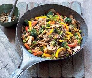 Gourmand 509 NOUILLES SOBA SAUTÉES AUX LÉGUMES