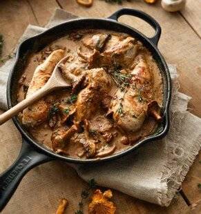 Gourmand 512 POULET SAUCE CRÉMEUSE, GIROLLES ET CHANTERELLES