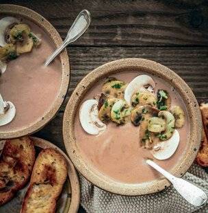 Gourmand 513 SOUPE À LA CHÂTAIGNE ET AUX CHAMPIGNONS