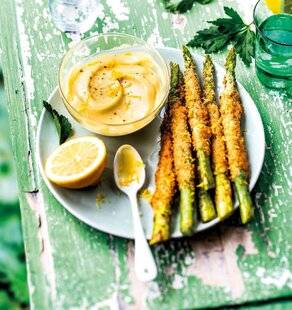 Gourmand 518 ASPERGES CROUSTILLANTES ET MAYONNAISE À L'AIL ET AU CITRON