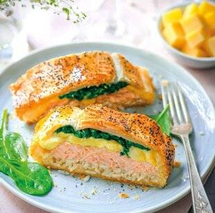 Gourmand 519 FEUILLETÉ DE SAUMON AU COMTÉ FAÇON KOULIBIAC