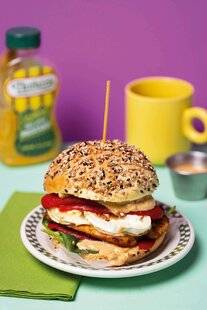 Gourmand 519 BURGER AU POULET ET CHÈVRE