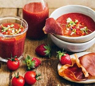 Gourmand 519 GASPACHO DE TOMATE, FRAISE ET CHIPS DE JAMBON CRU