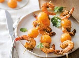 Gourmand 520 BROCHETTES DE MELON ET CREVETTES AU CURRY ROUGE ET LAIT DE COCO