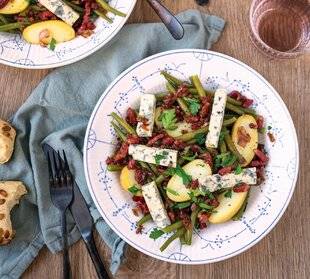 Gourmand 520 SALADE LIÉGEOISE À LA FOURME D'AMBERT