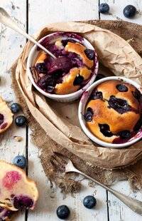 Gourmand 520 CLAFOUTIS AUX PRUNES ET AUX MYRTILLES