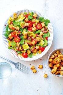 Gourmand 522 SALADE CROUSTILLANTE AUX RAVIOLES ET LARDONS