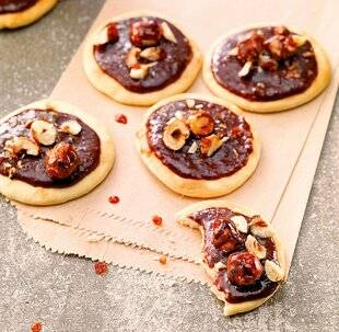 Gourmand 523 PIZZETTES AU CHOCOLAT ET AUX NOISETTES CARAMÉLISÉES