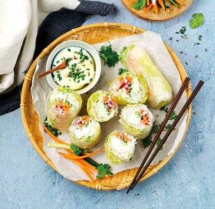 Gourmand 524 RAINBOW ROLLS LÉGUMES CROQUANTS, VERMICELLES DE RIZ ET FROMAGE KIRI