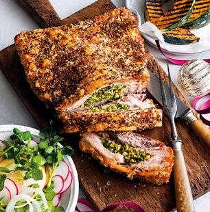 Gourmand 525 POITRINE DE PORC CROUSTILLANTE FARCIE AUX OLIVES ET AUX PISTACHES