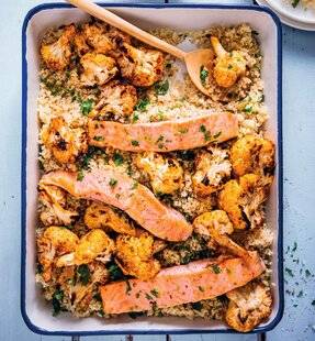 Gourmand 528 PAVÉ DE SAUMON, CHOU-FLEUR RÔTI ET BOULGOUR