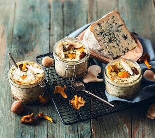 Gourmand 530 ŒUF COCOTTE AUX CHAMPIGNONS ET AU BLEU D'AUVERGNE