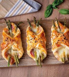 Gourmand 530 FEUILLETÉ D'ASPERGE VERTE, JAMBON, FROMAGE